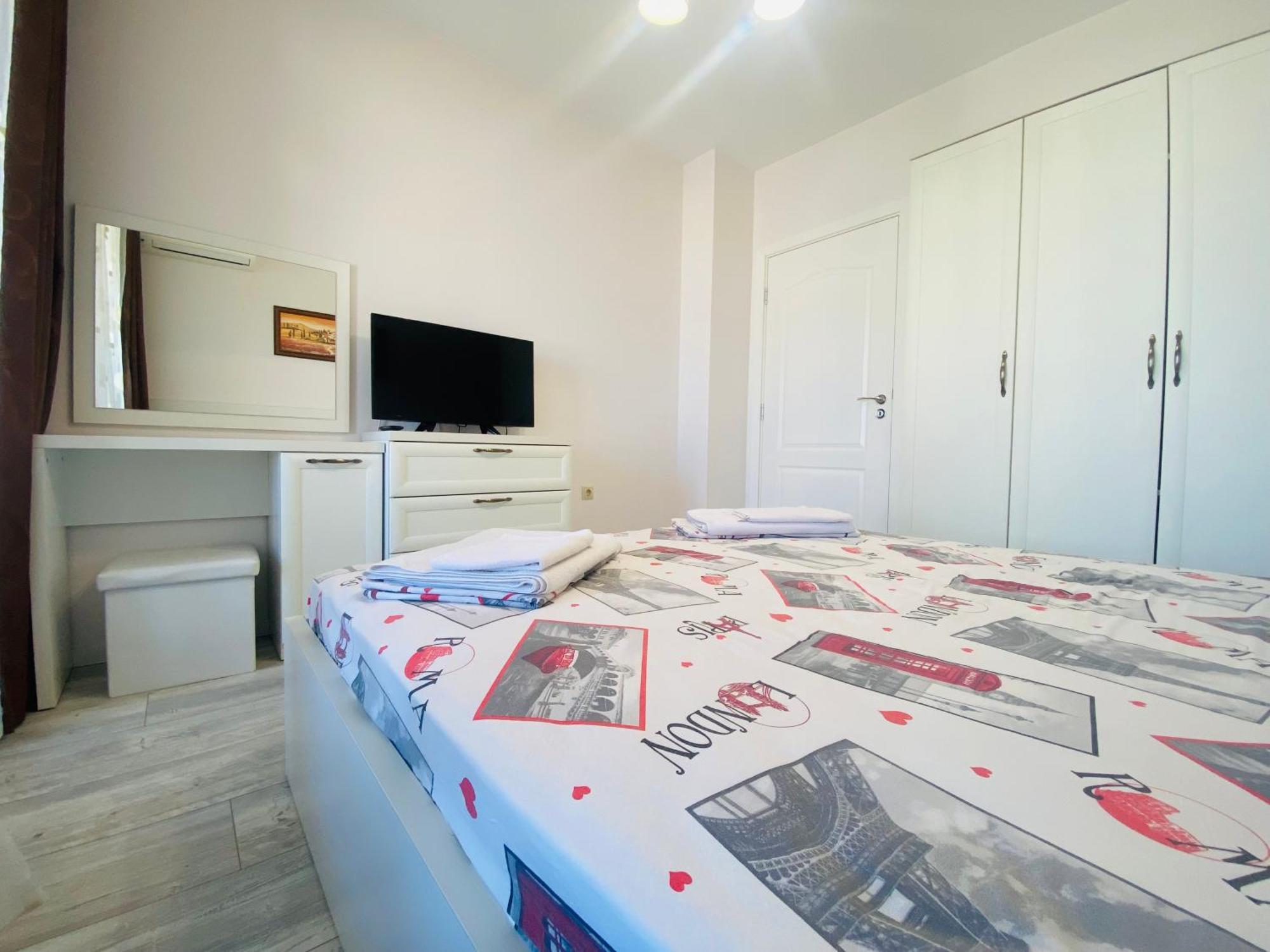1Bd Ap In La Mer Complex Private Beach And Pool Golden Sands Exterior foto